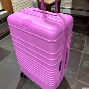 BÉIS Medium Check-In Roller suitcase in Berry